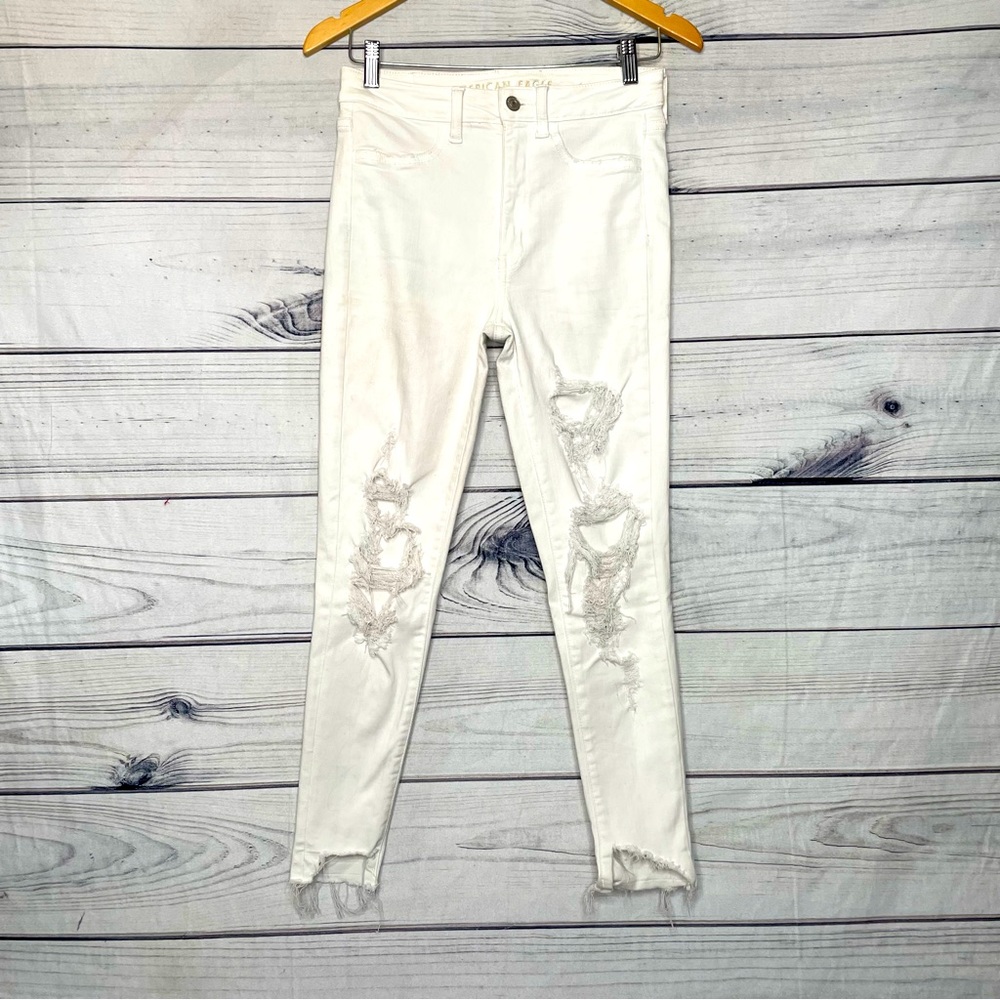 American Eagle outfitters white ripped super high-rise jagging size 4